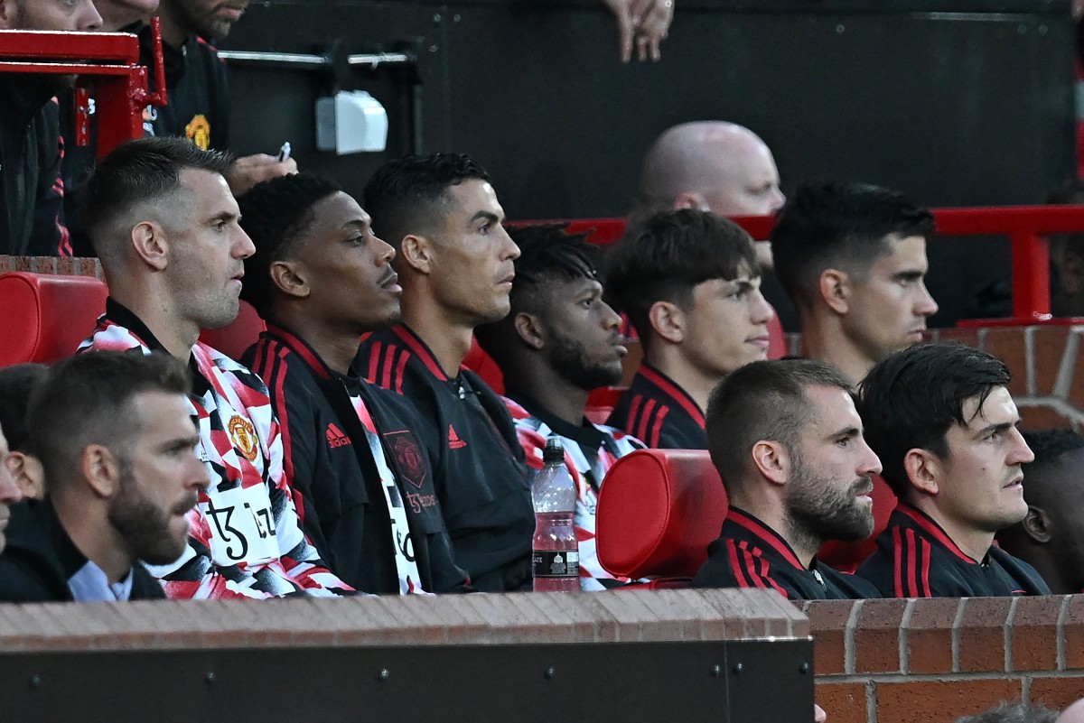 Man Utd bench vs Liverpool Man Utd bench vs Liverpool