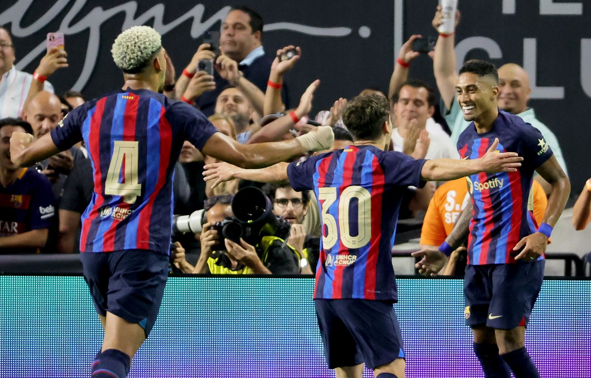 araujo gavi raphinha barcelona