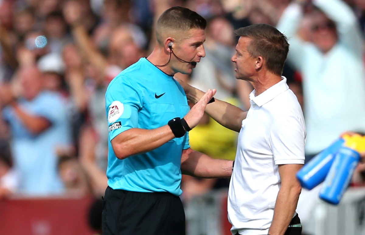 brentford leeds marsch referee