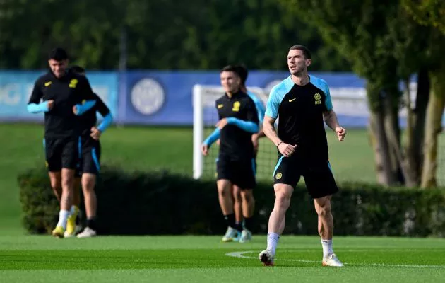 inter milan training robin gosens 2022