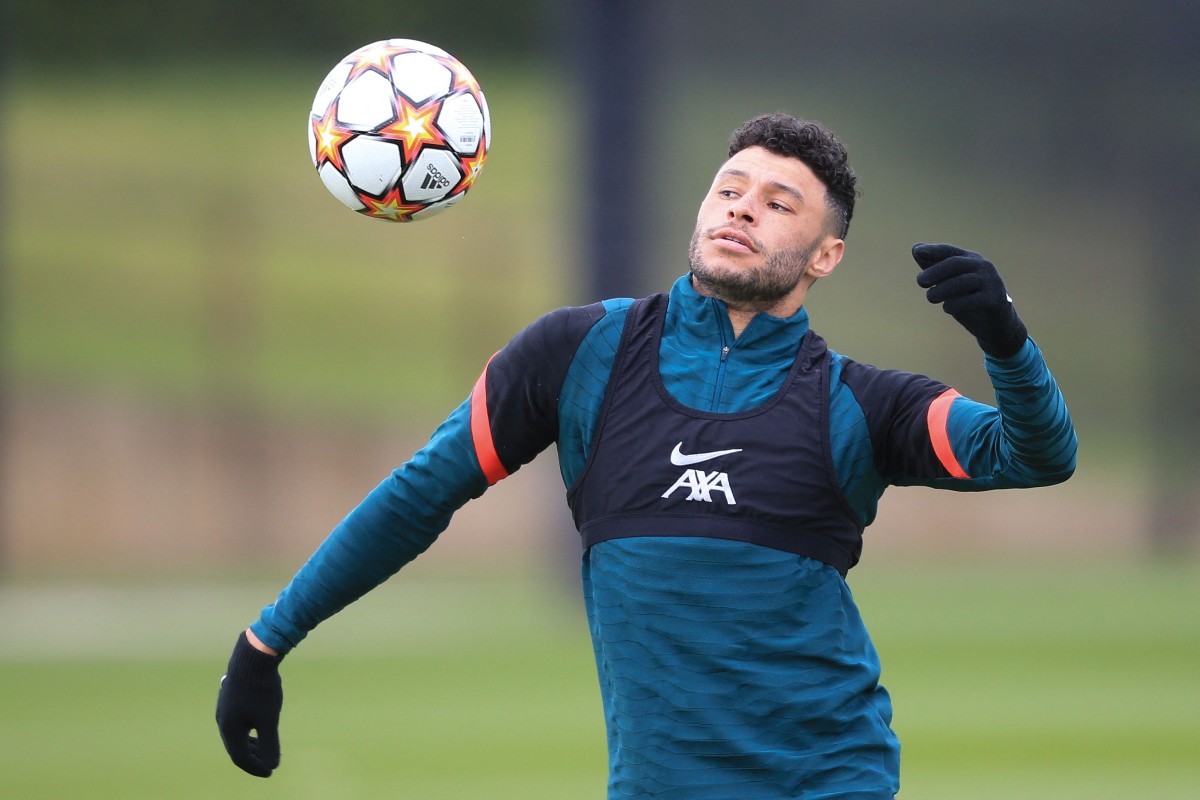 liverpool training oxlade-chamberlain liverpool training oxlade-chamberlain