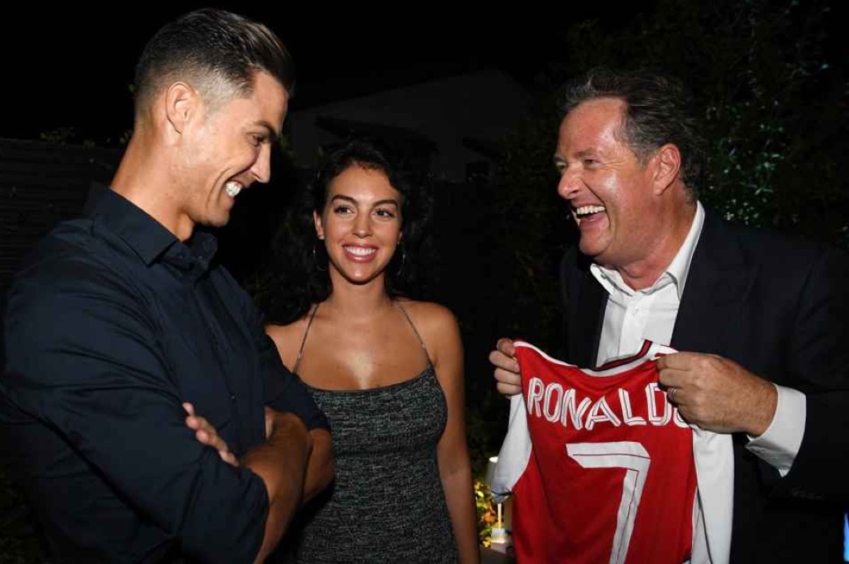 ronaldo piers morgan arsenal shirt