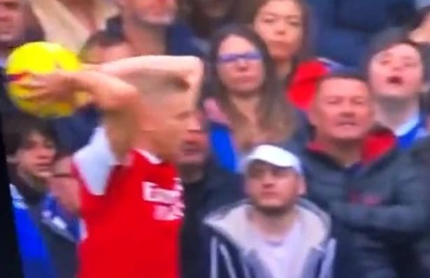 zinchenko foul throw