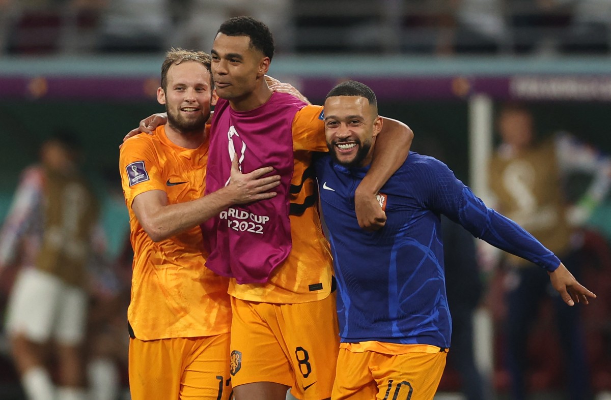 Blind Gakpo and Depay