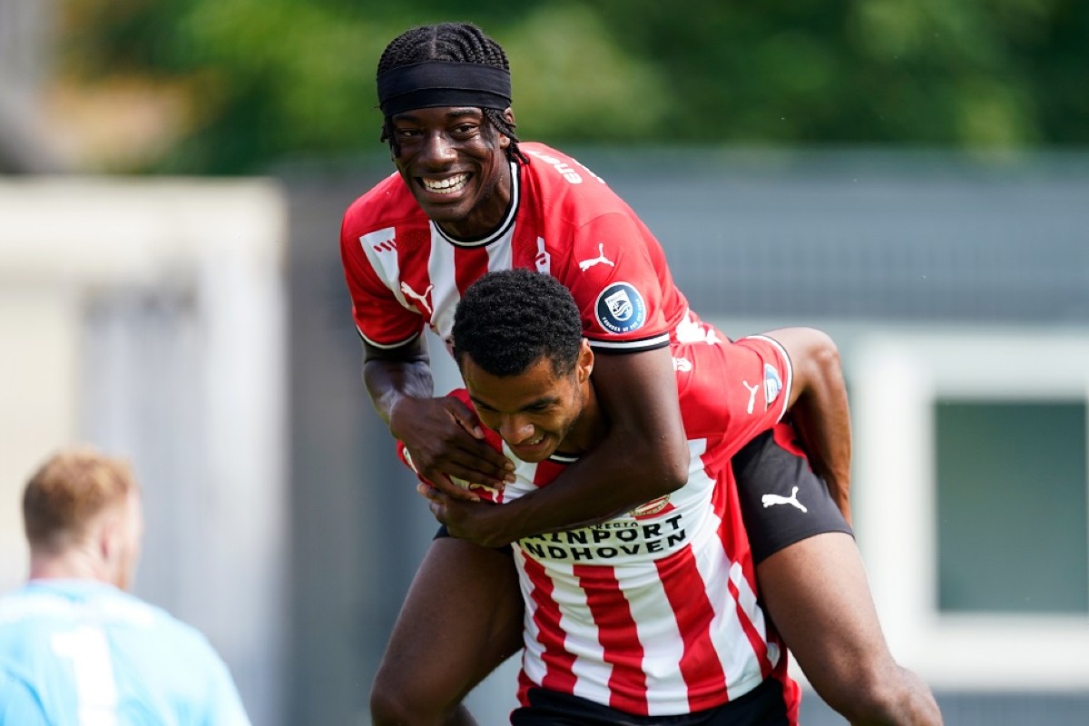 madueke gakpo psv