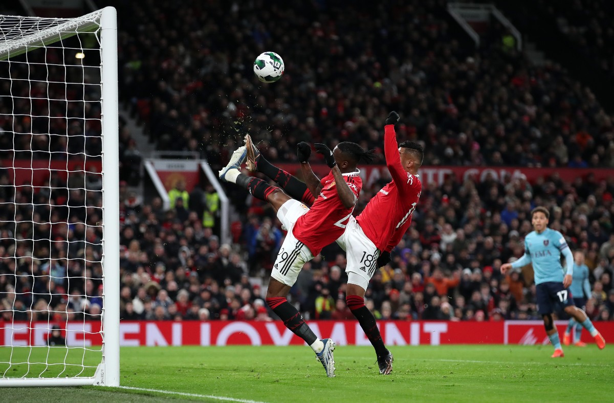man united burnley wan-bissaka casemiro