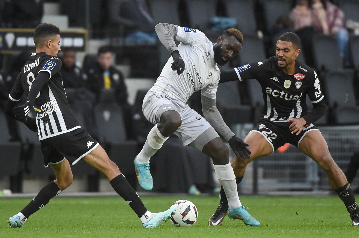 ounahi angers ligue 1