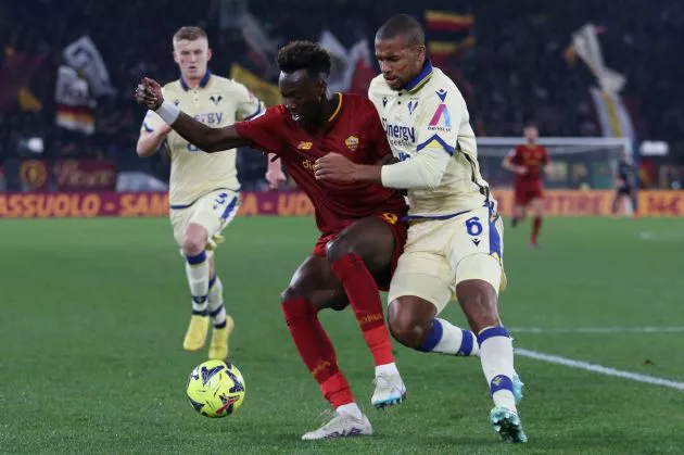 as roma hellas verona tammy abraham