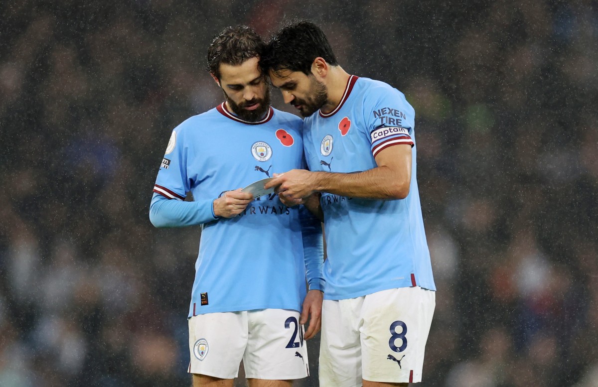 man city fulham bernardo silva and ilkay gundogan