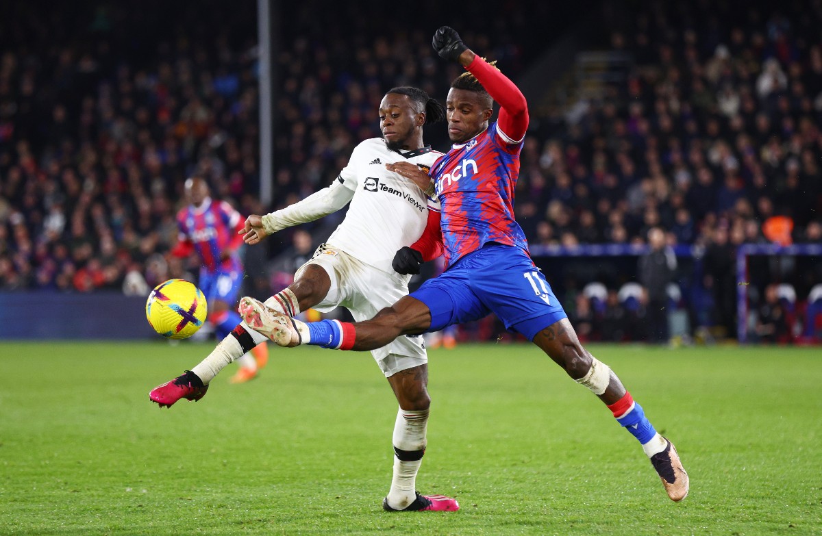 palace man utd wan-bissaka vs zaha