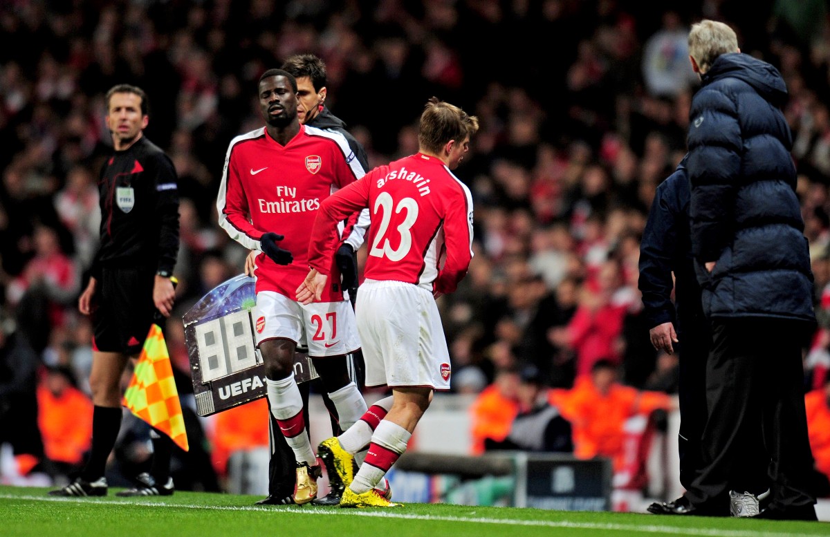 arsenal barcelona eboue arshavin