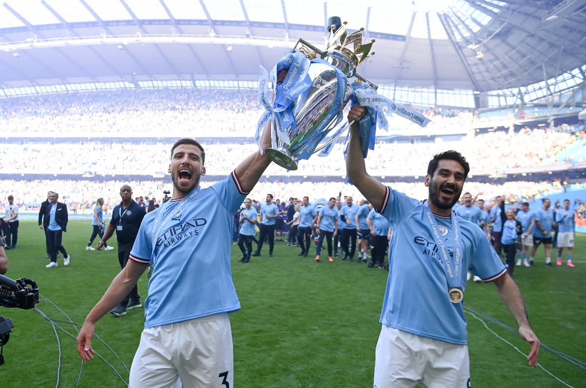man city gundogan premier league trophy