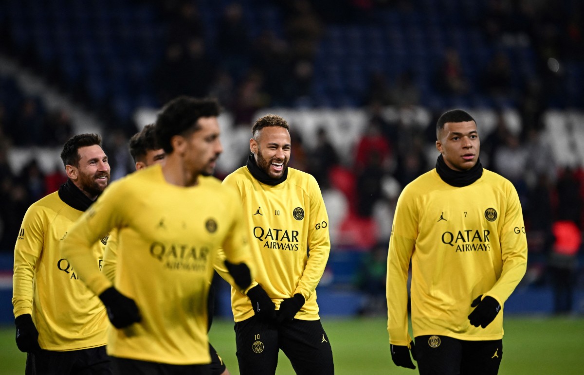 messi neymar mbappe psg warming up