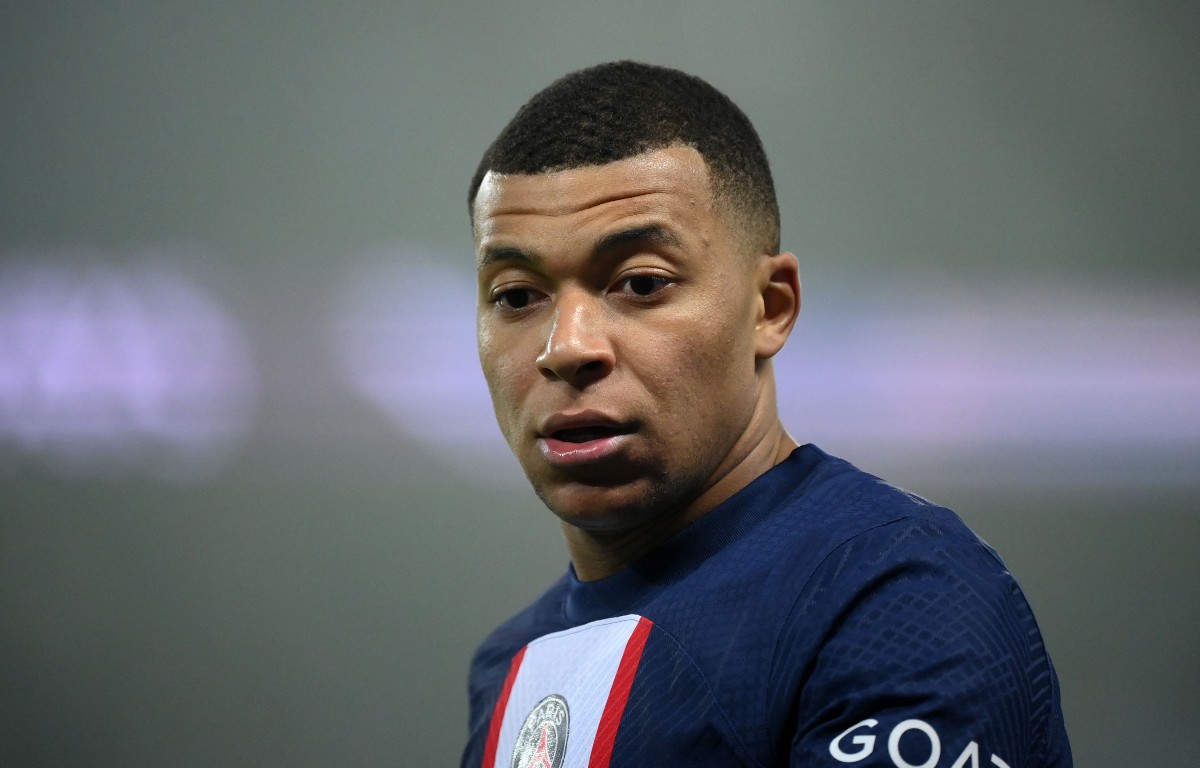 PSG vs Lyon Kylian Mbappe 2022-23