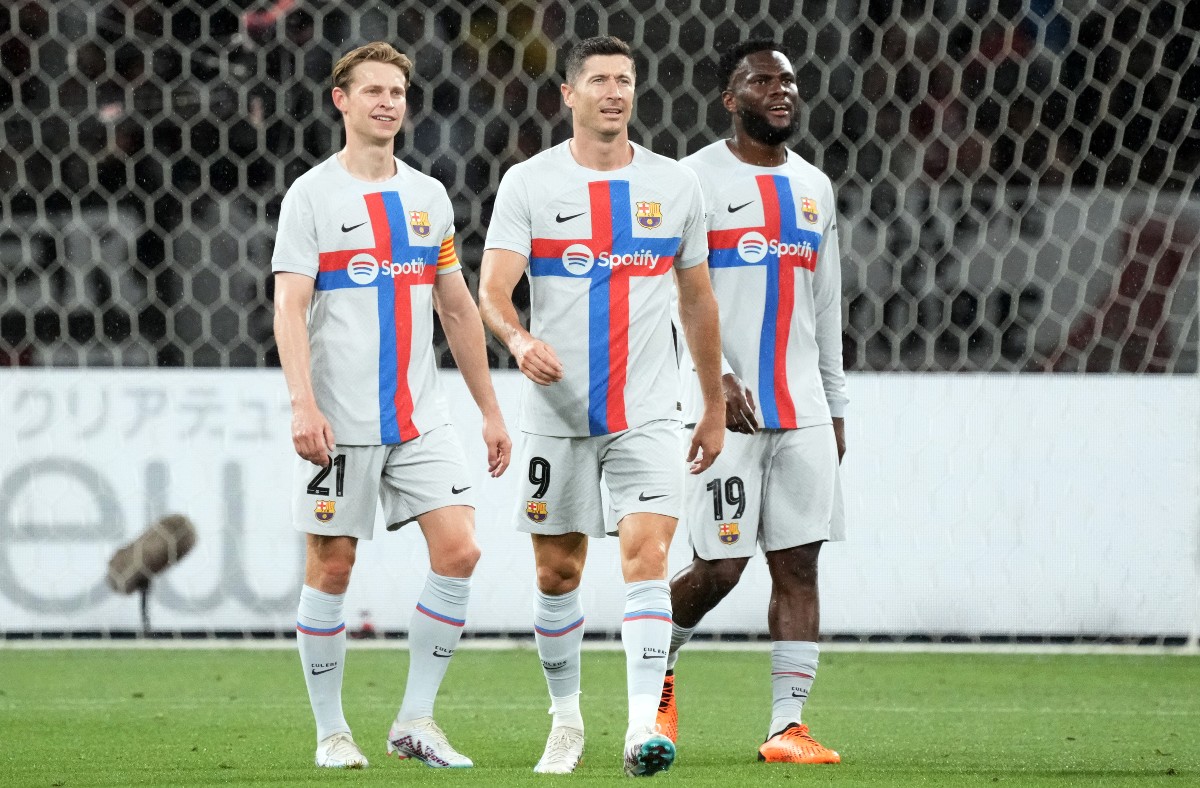de jong lewandowski kessie barcelona
