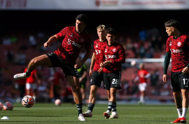 arsenal man utd maguire warmup