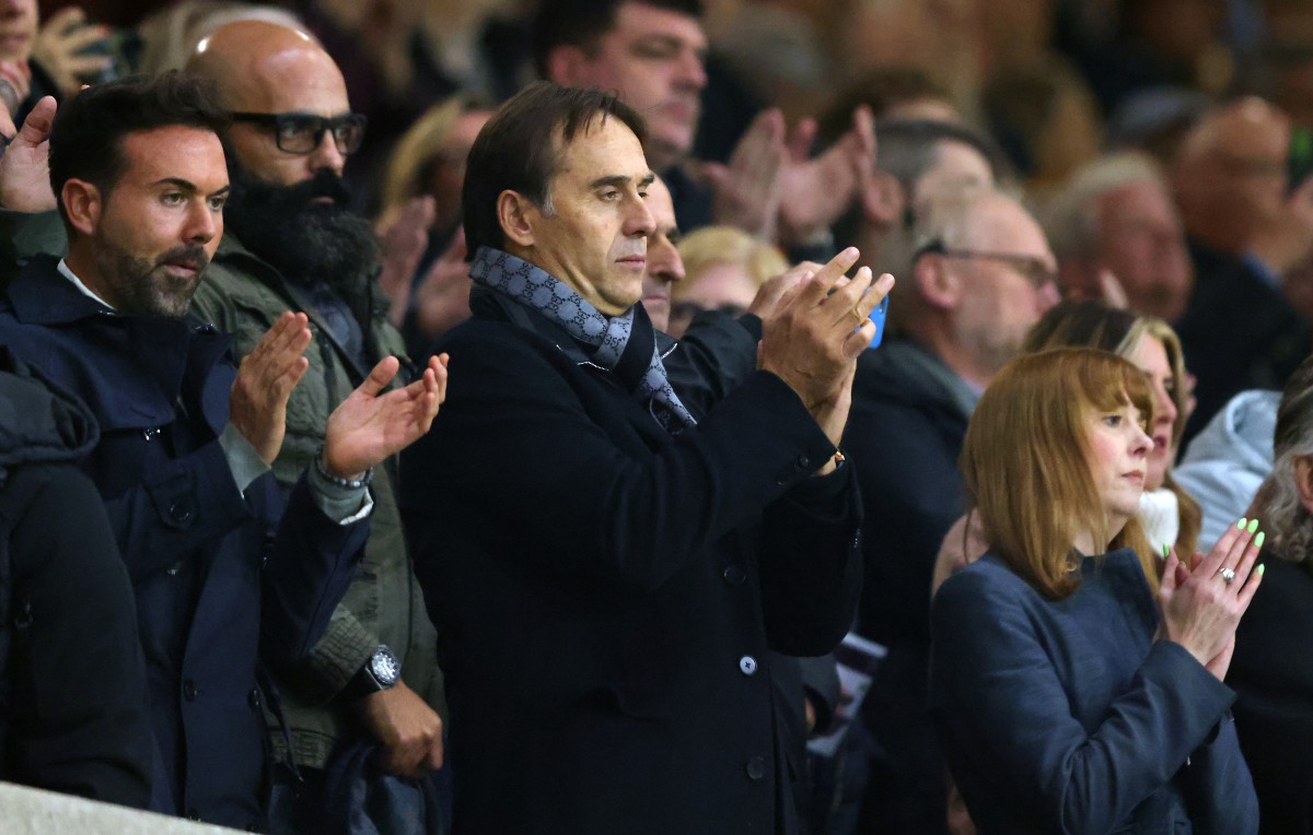 wolves julen lopetegui in stands
