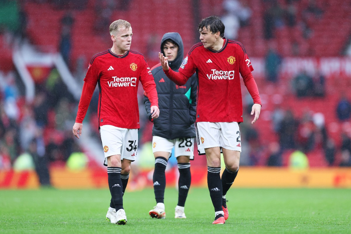 man utd crystal palace donny van de beek and victor lindelof