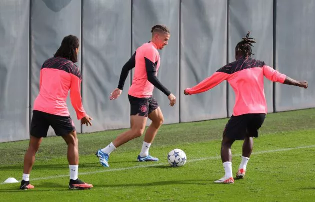 manchester city training kalvin phillips