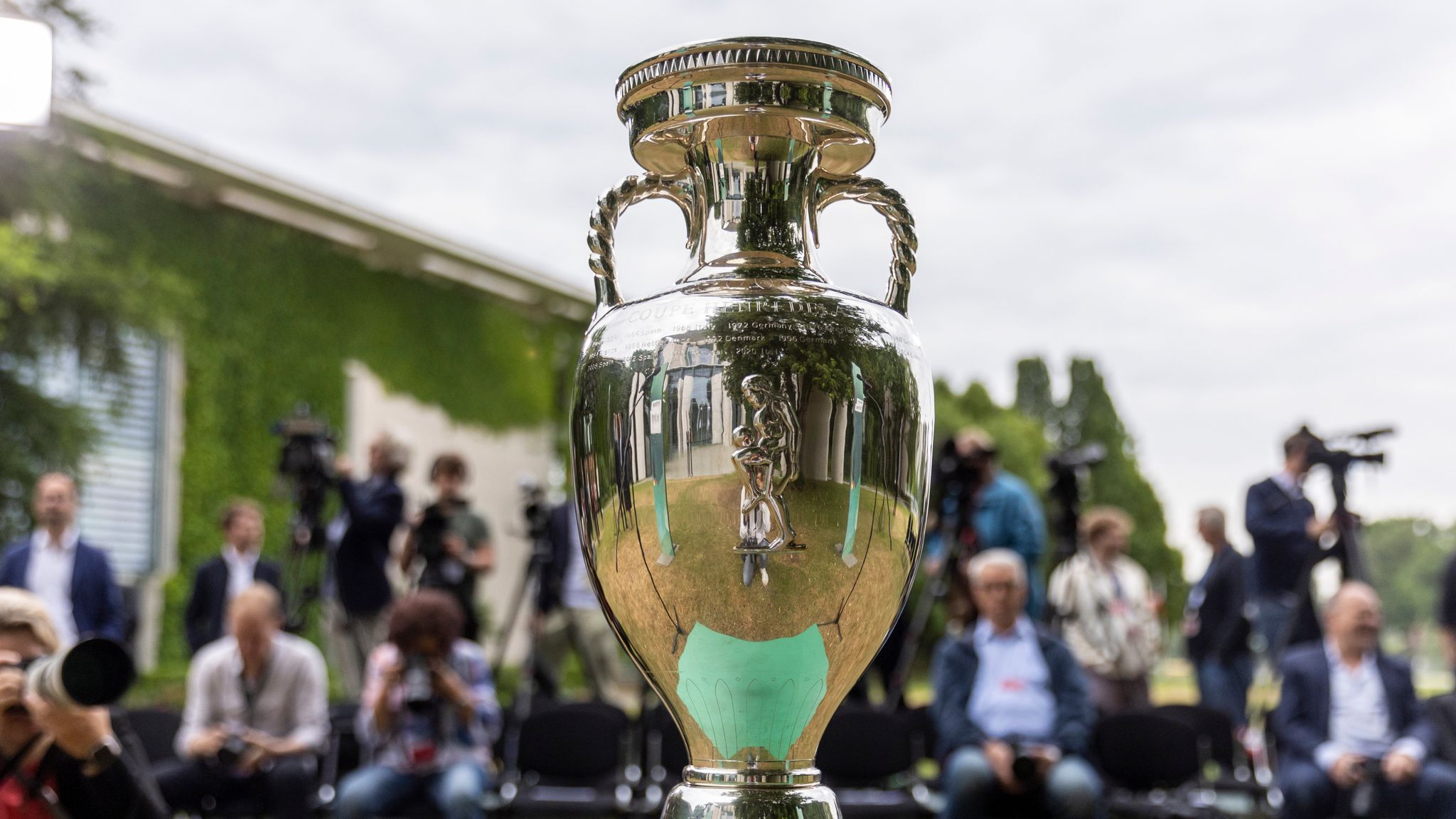 Euro 2028 trophy