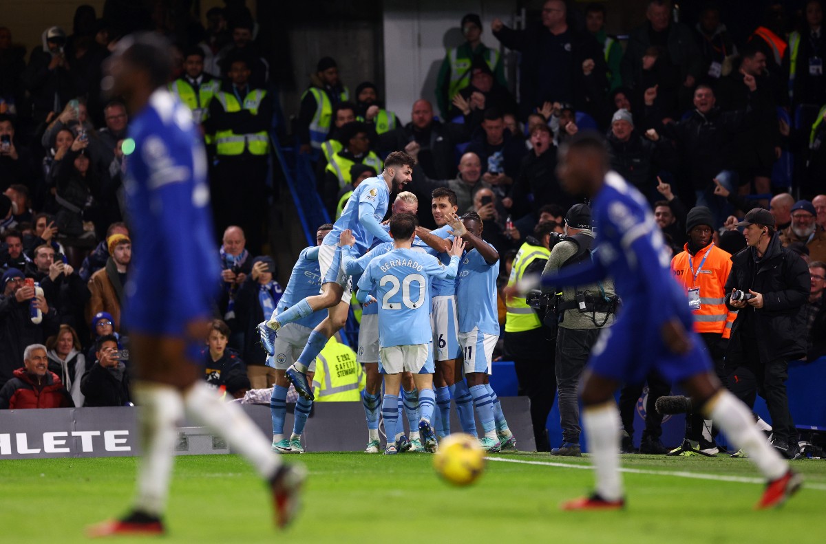 A photo taken during a 4-4 draw between Chelsea and Man City in 2023
