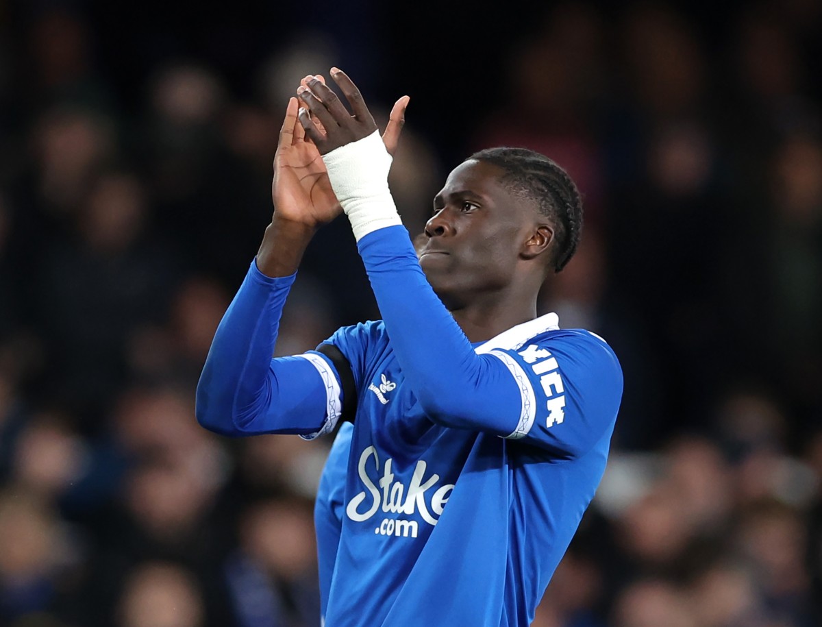 Everton Amadou Onana Arsenal Everton Amadou Onana Arsenal Barcelona