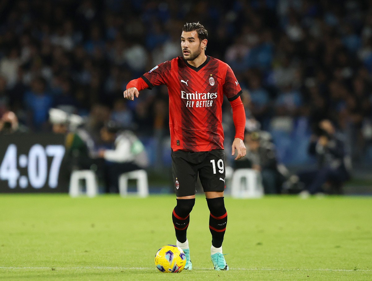 napoli ac milan theo hernandez Chelsea want to sign Theo Hernandez.