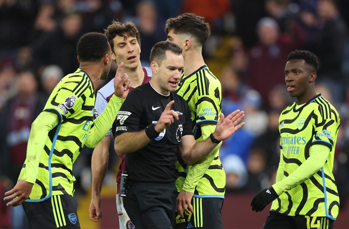 aston villa 1-0 arsenal Jarred Gillett