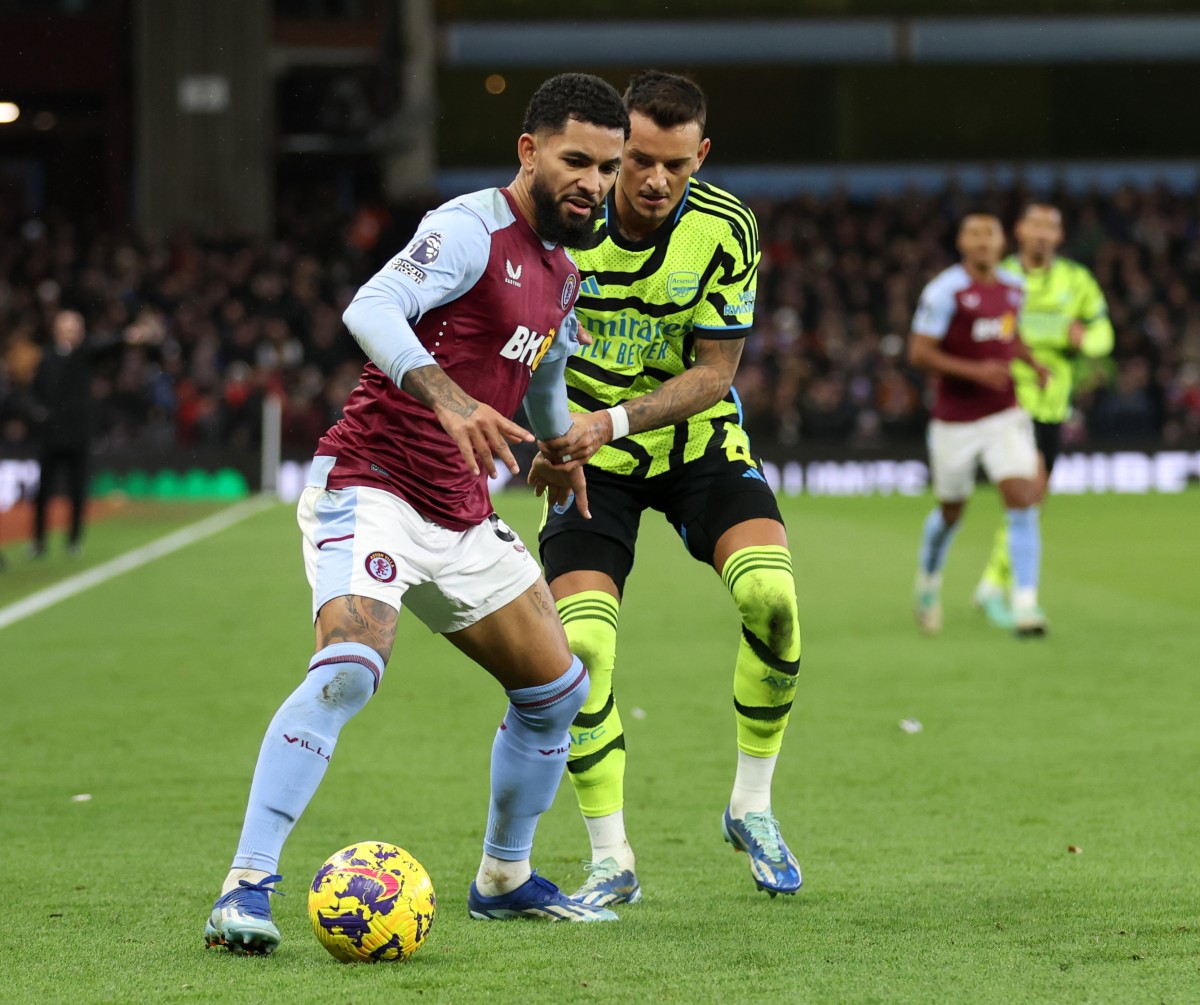 douglas luiz aston villa 1-0 arsenal