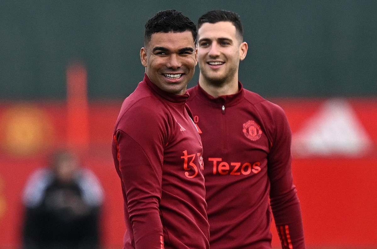 mufc casemiro dalot in training mufc casemiro dalot in training