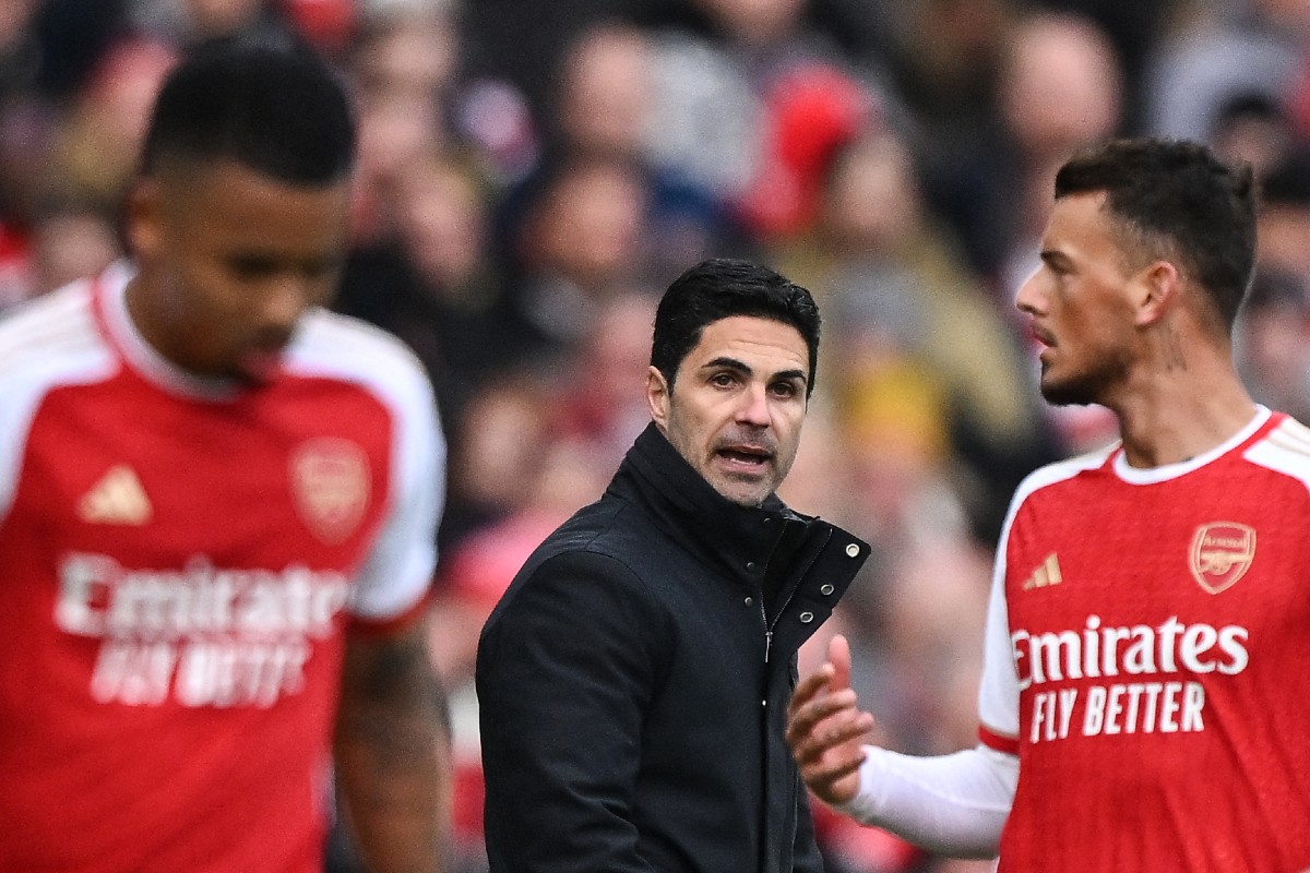 arsenal palace arteta white