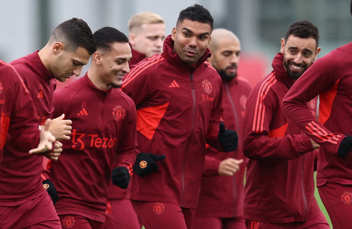 man utd training antony casemiro fernandes