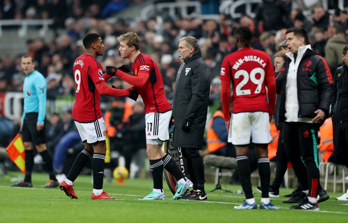 newcastle man united martial hojlund wan-bissaka