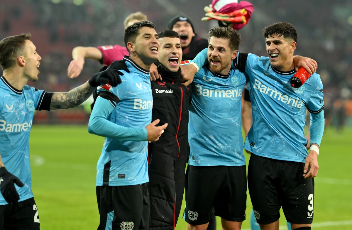 augsburg bayer leverkusen image