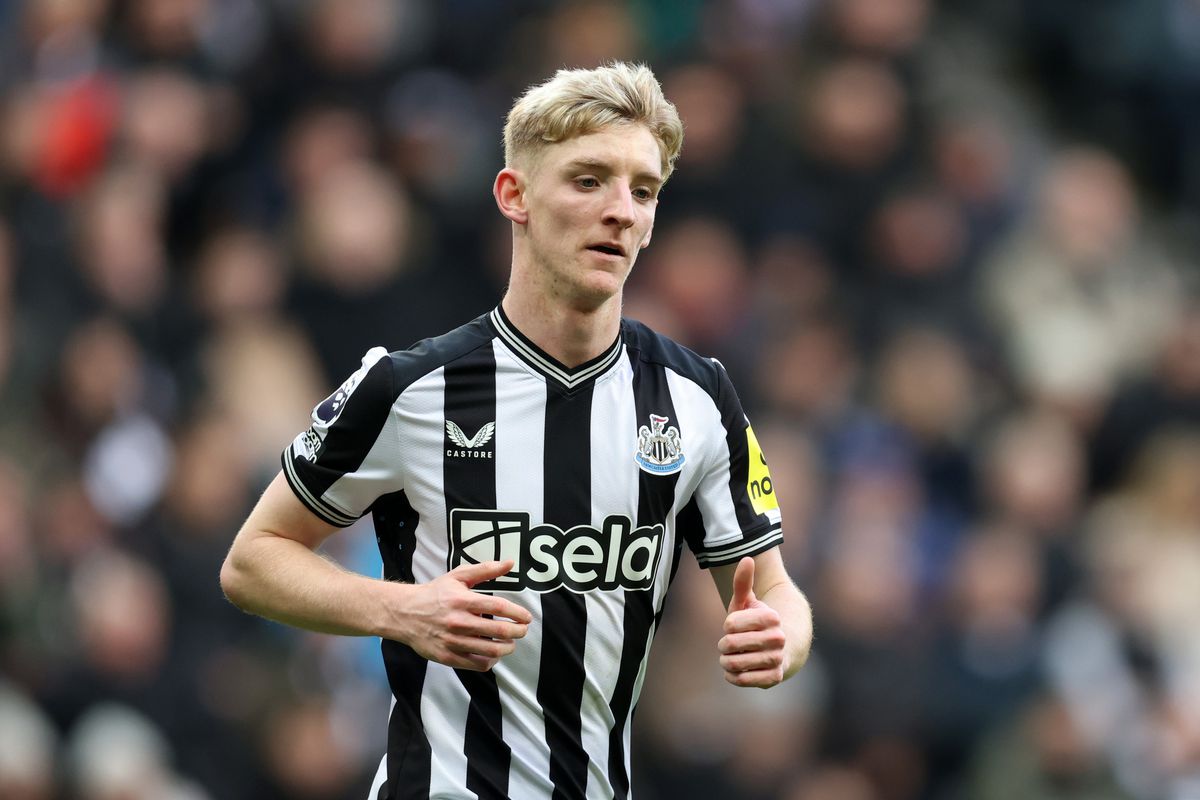 Anthony Gordon Newcastle United Liverpool Premier League 
