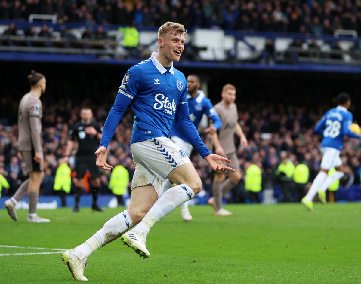efc spurs jarrad branthwaite efc spurs jarrad branthwaite everton man united premier league