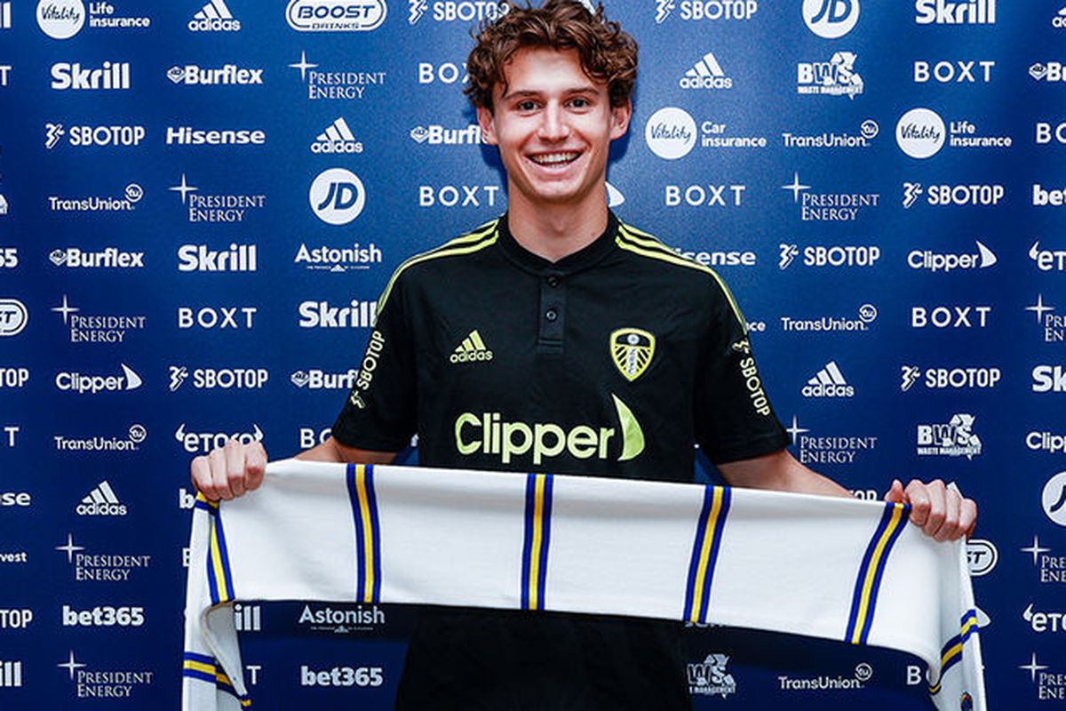 Brenden Aaronson Leeds United Championship Leeds could sell Brenden Aaronson