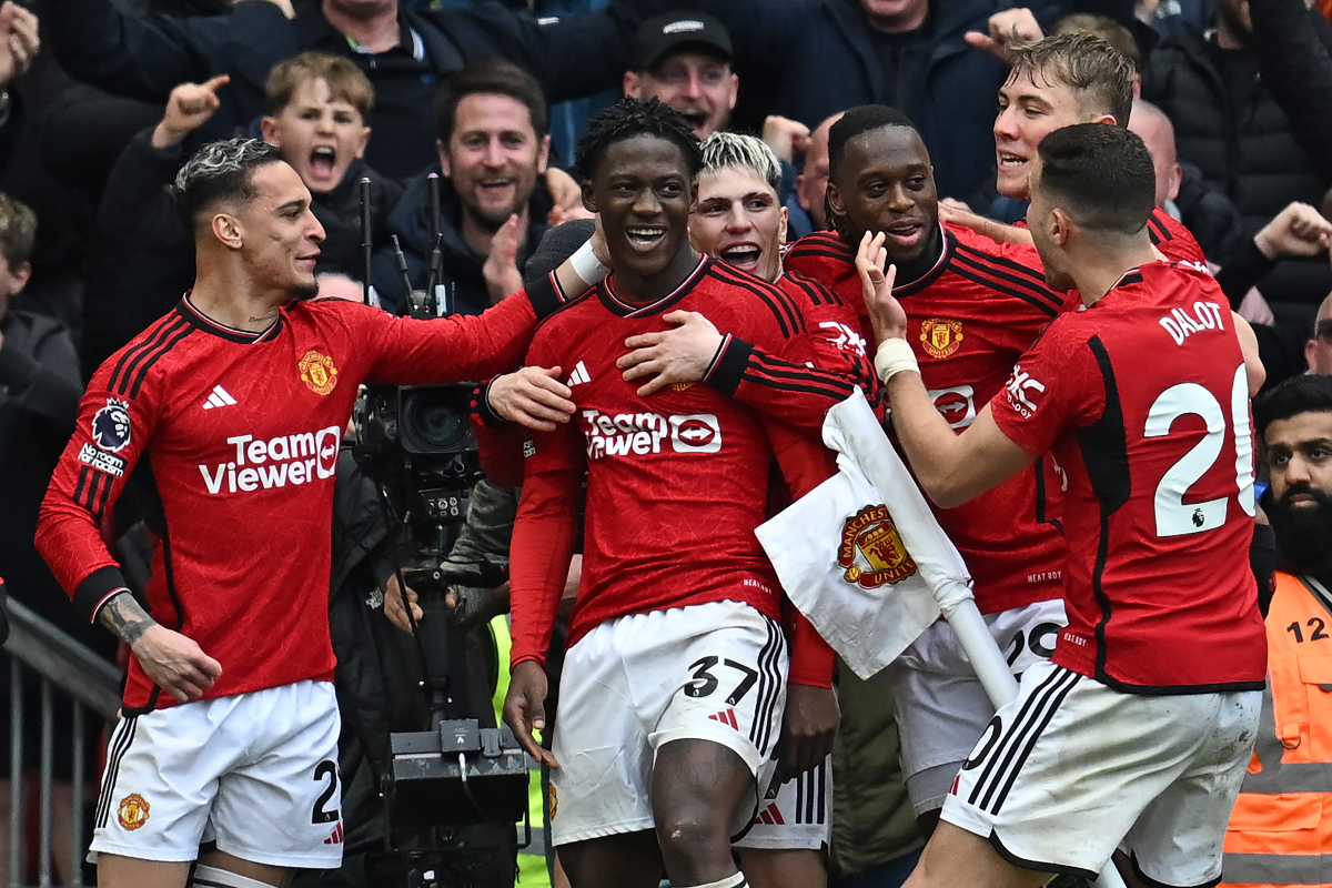 Kobbie Mainoo celebrating his goal against Liverpool