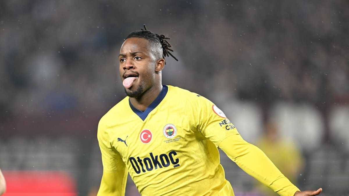Michy Batshuayi Fenerbahce Leeds United Championship