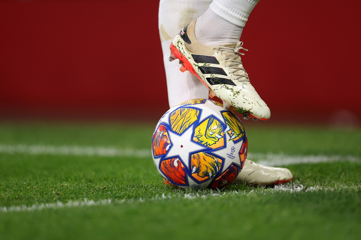 arsenal porto ucl ball