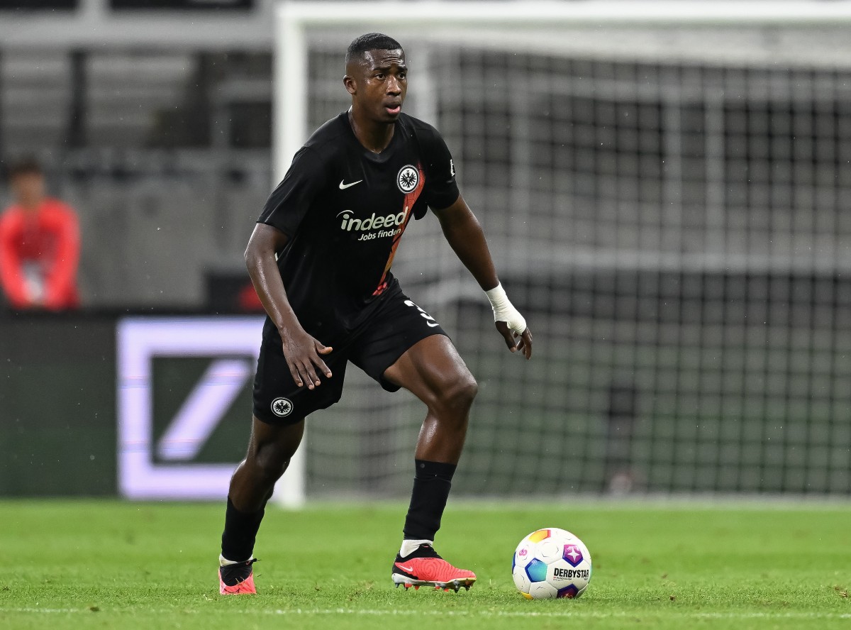 eintracht frankfurt defender willian pacho eintracht frankfurt defender willian pacho