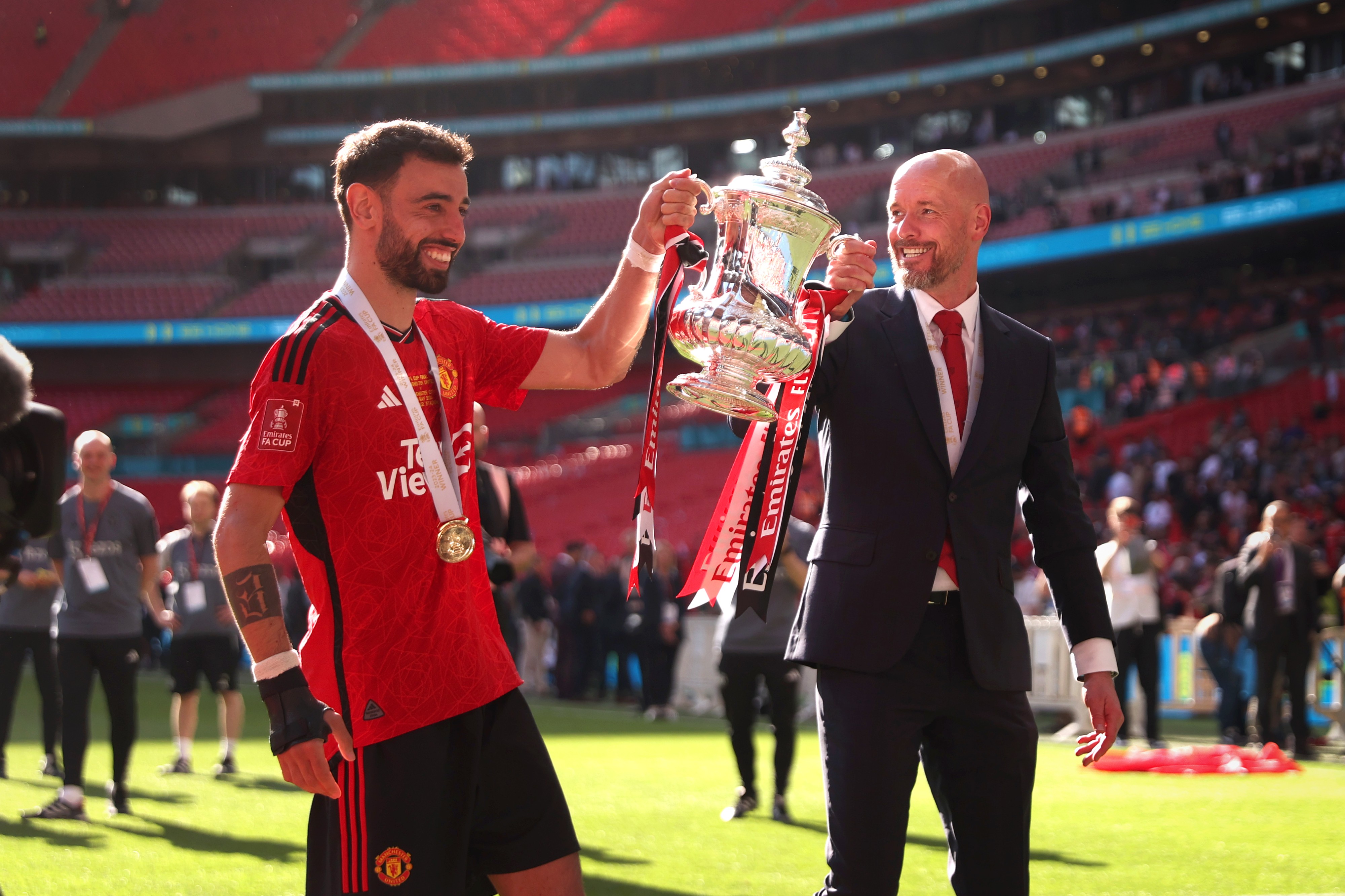 Erik ten Hag and Bruno Fernandes celebrate winning the 2024 FA Cup Final.
