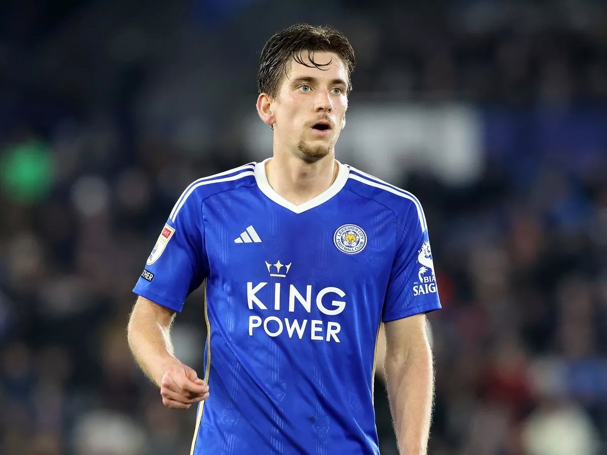 Dennis Praet in action for Leicester City.