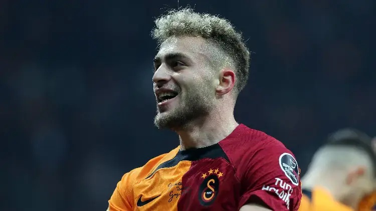 Baris Yilmaz playing for Galatasaray.