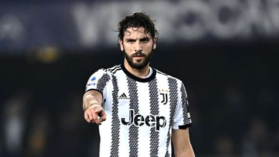 Manuel Locatelli in action for Juventus.