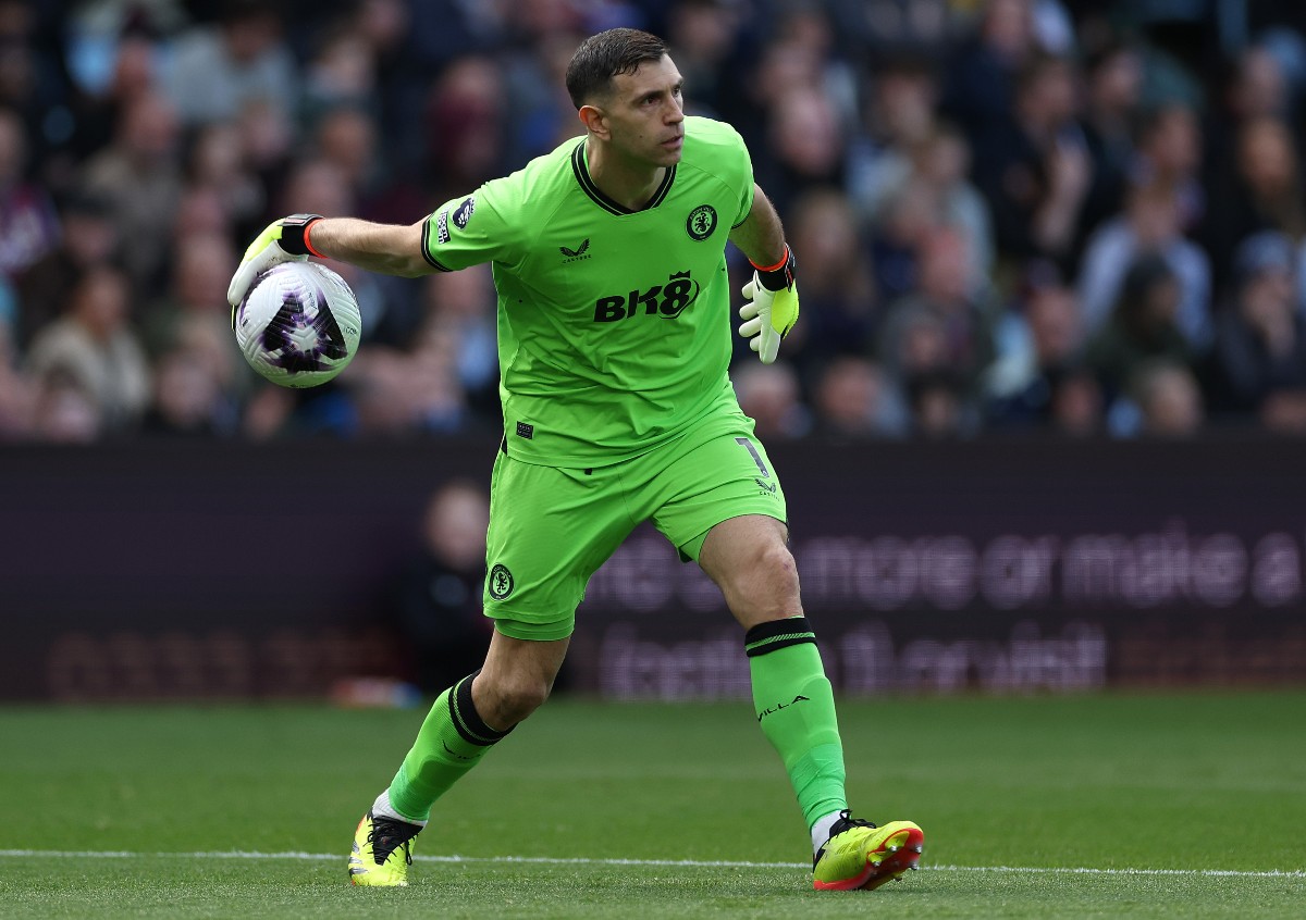 Aston Villa Emi Martinez Chelsea Premier League Aston Villa Emi Martinez Chelsea Premier League