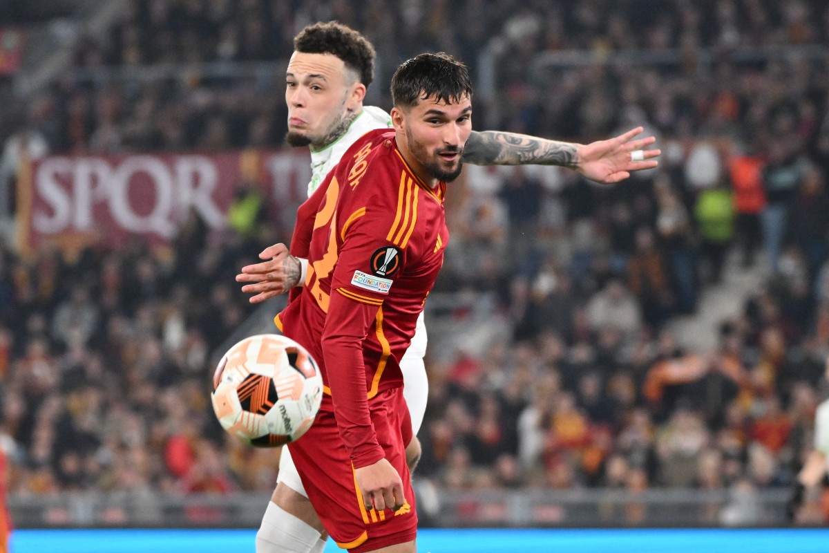 Quilindschy Hartman vs AS Roma