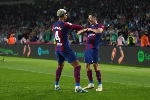 araujo lewandowski barcelona valencia