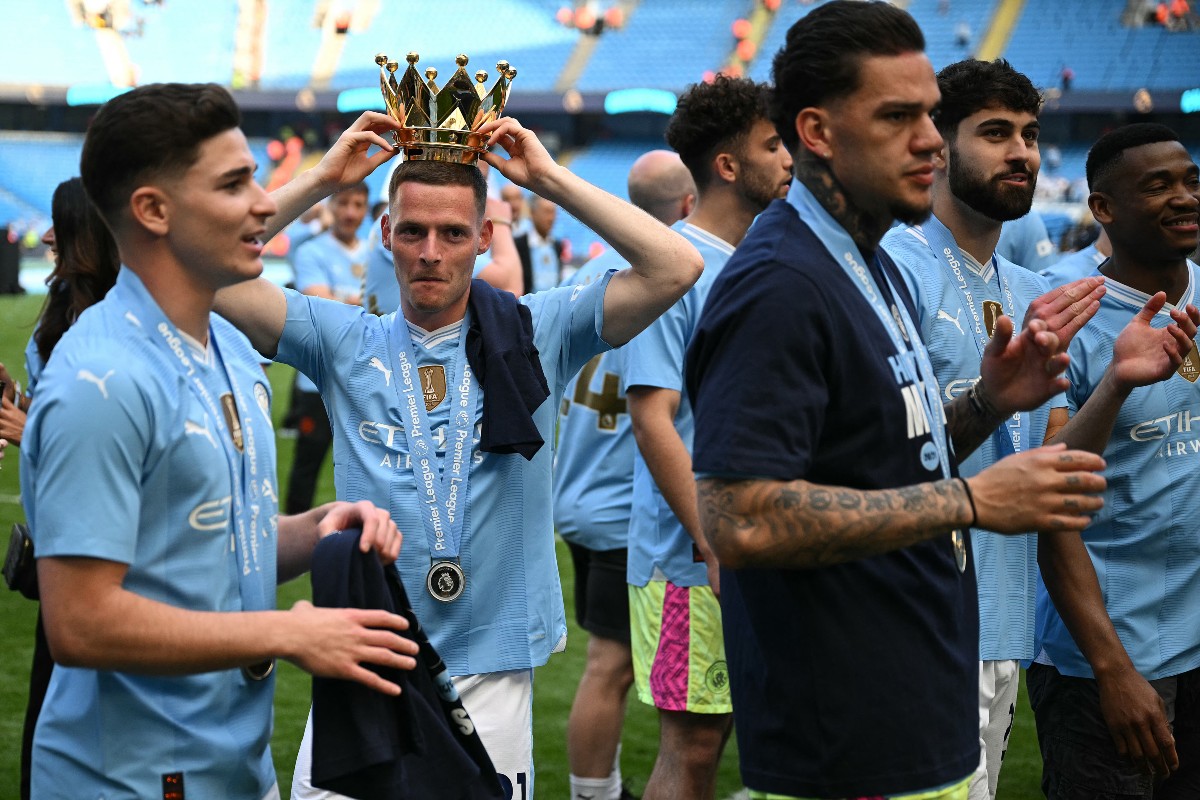 city west ham trophy celebrations