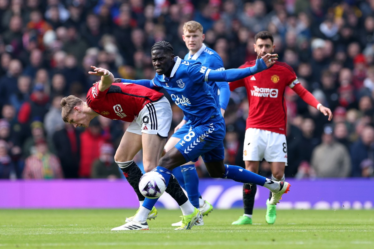 man utd everton onana fernandes